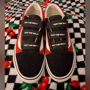 Unique Velcro Checkered Sole W 7.5